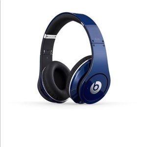 Beats studio. First generation. Wired.